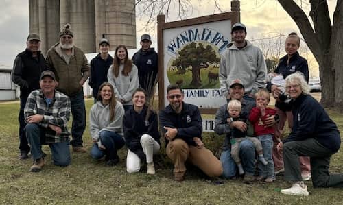 Wanda Farms Illinois - Crew